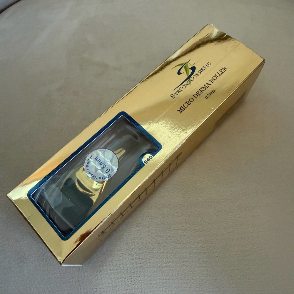 NIB Micro Derma Roller 00.5mm Gold Black Roller Micro Needling Skincare Facial